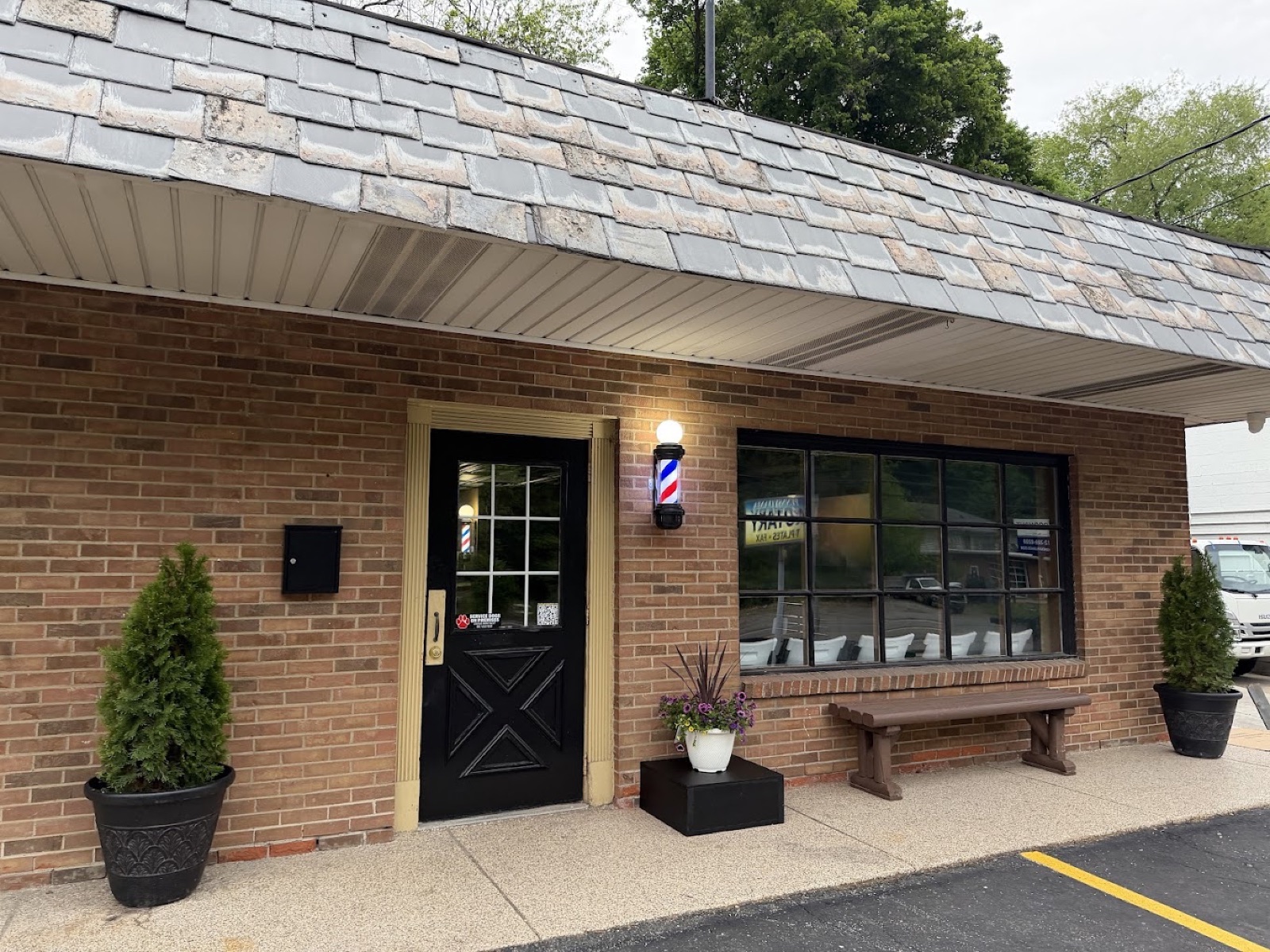 The Pro's Barber Shop 6/7